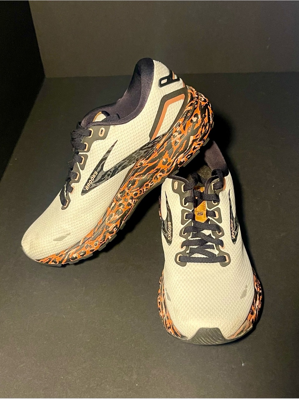 Brooks Ghost 15 RunWild Women's Sneakers Sunburn Maple Black Tiger
